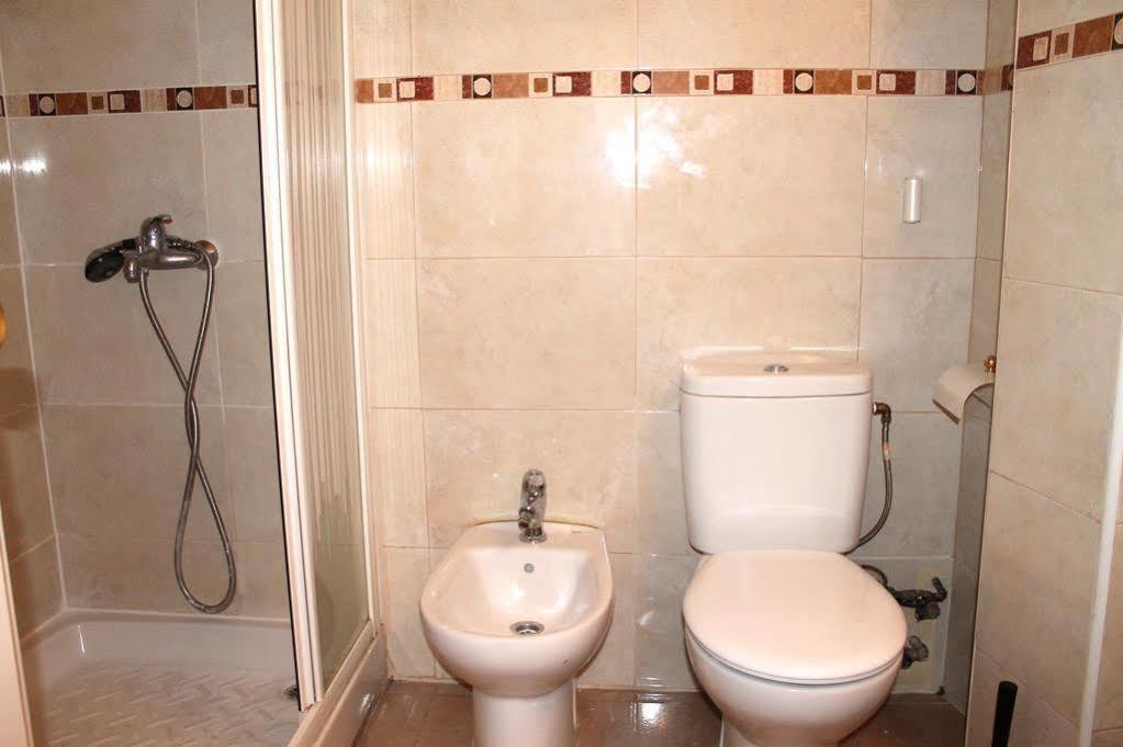 Apartamentos Rialto Madrid Buitenkant foto