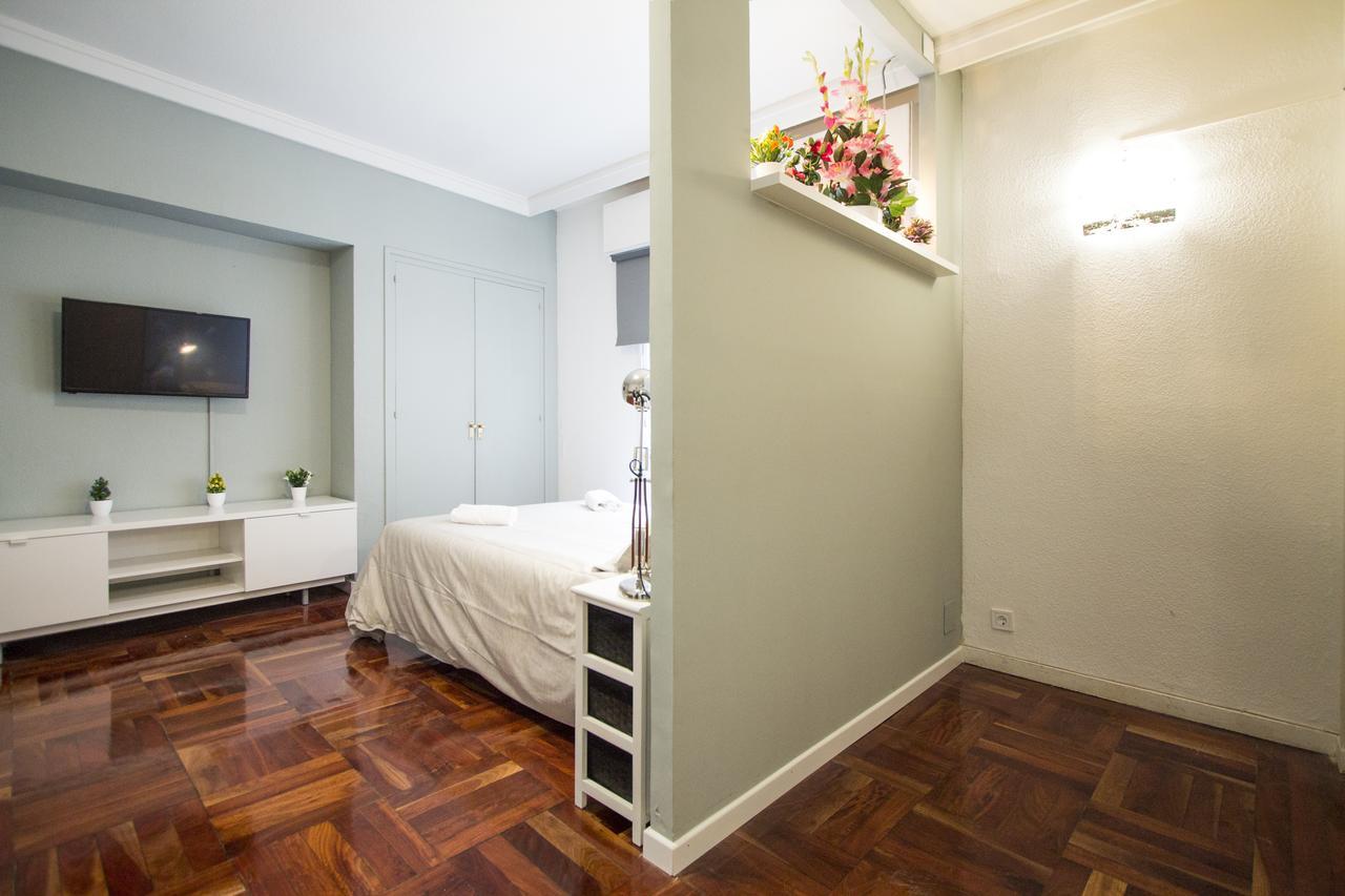 Apartamentos Rialto Madrid Buitenkant foto